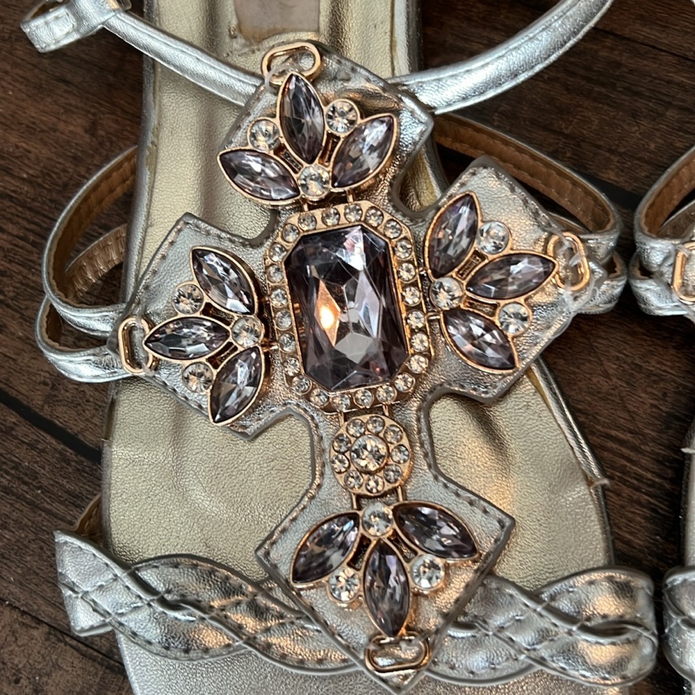 Two Lips Rhinestone Sandals 🔥 - Picture 3 of 11